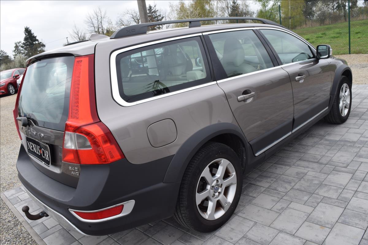 volvo-xc70-2-4-d-120kw-4x4-alu-tazne - 4