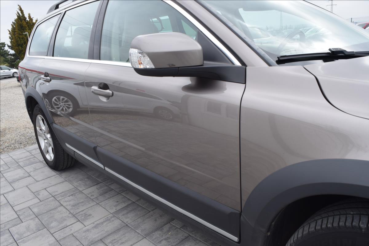 volvo-xc70-2-4-d-120kw-4x4-alu-tazne - 8