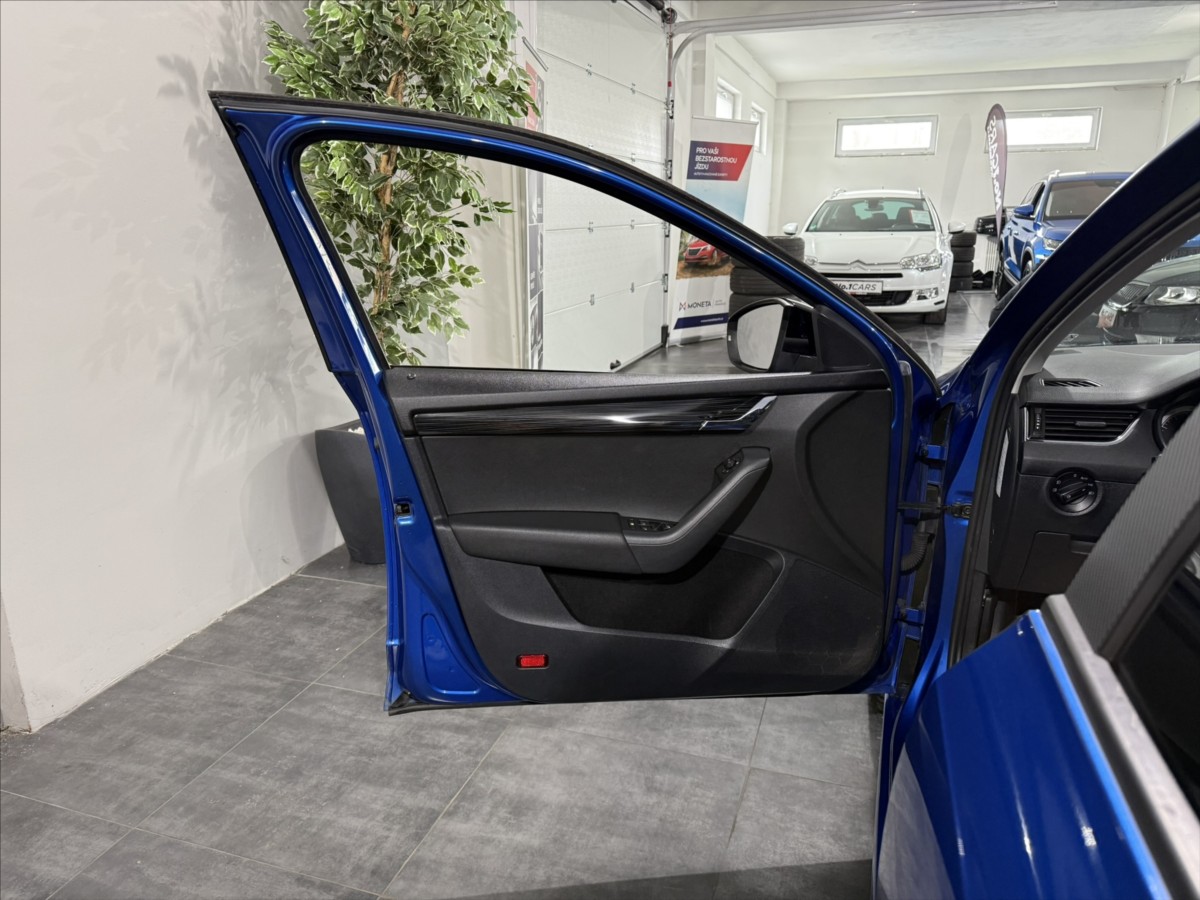 skoda-octavia-1-5-tsi-110kw-style-led-1-maj - 5