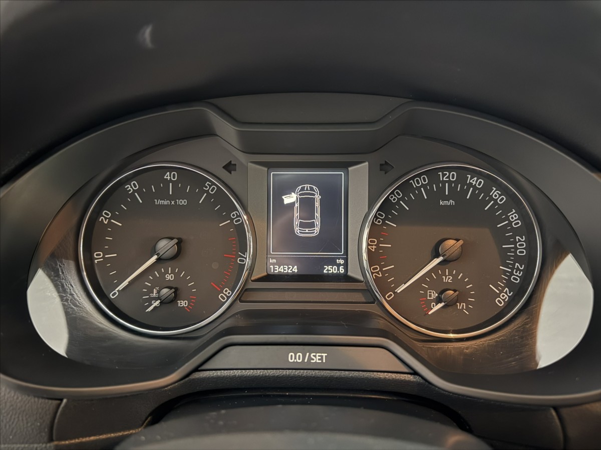 skoda-octavia-1-4-tsi-110kw-vyhrev-servis - 8