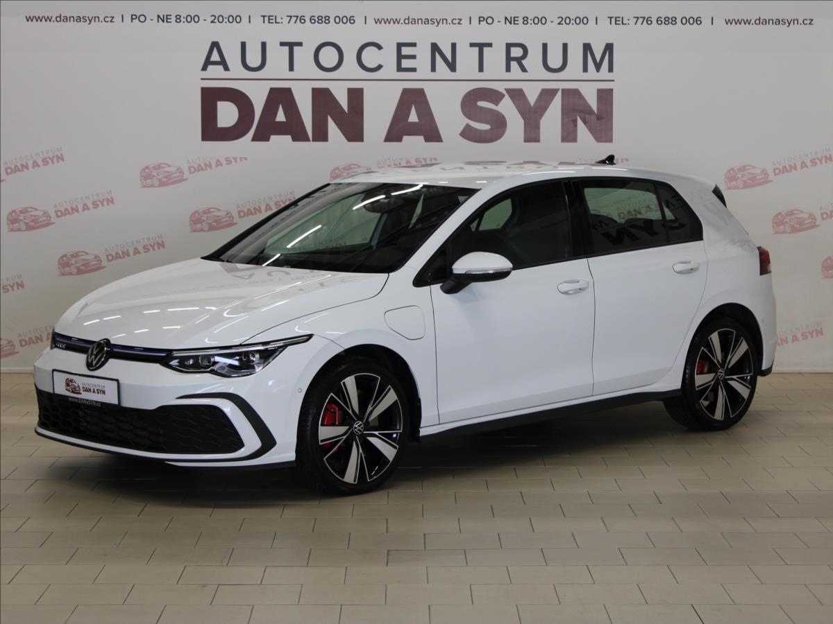 Volkswagen Golf 1,4 GTE 1.majitel, ZÁNOVNÍ!