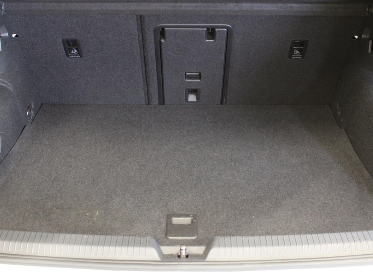 volkswagen-golf-1-4-gte-1-majitel-zanovni - 7