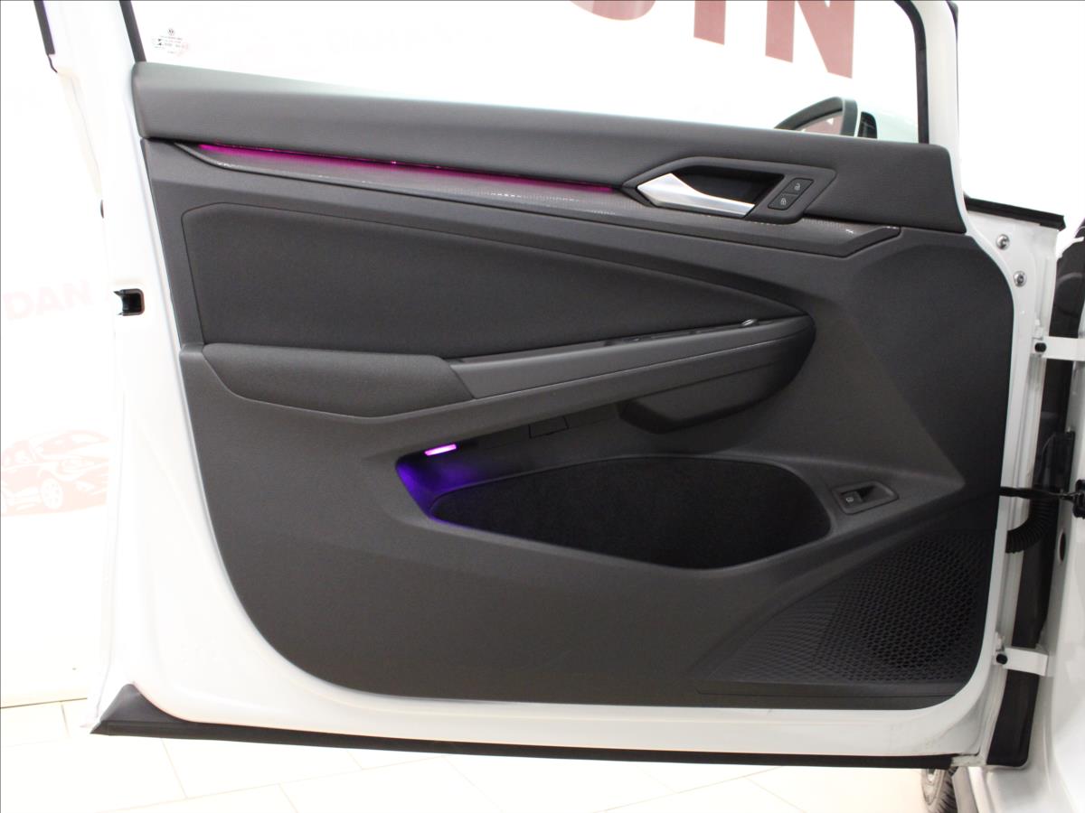 volkswagen-golf-1-4-gte-1-majitel-zanovni - 8