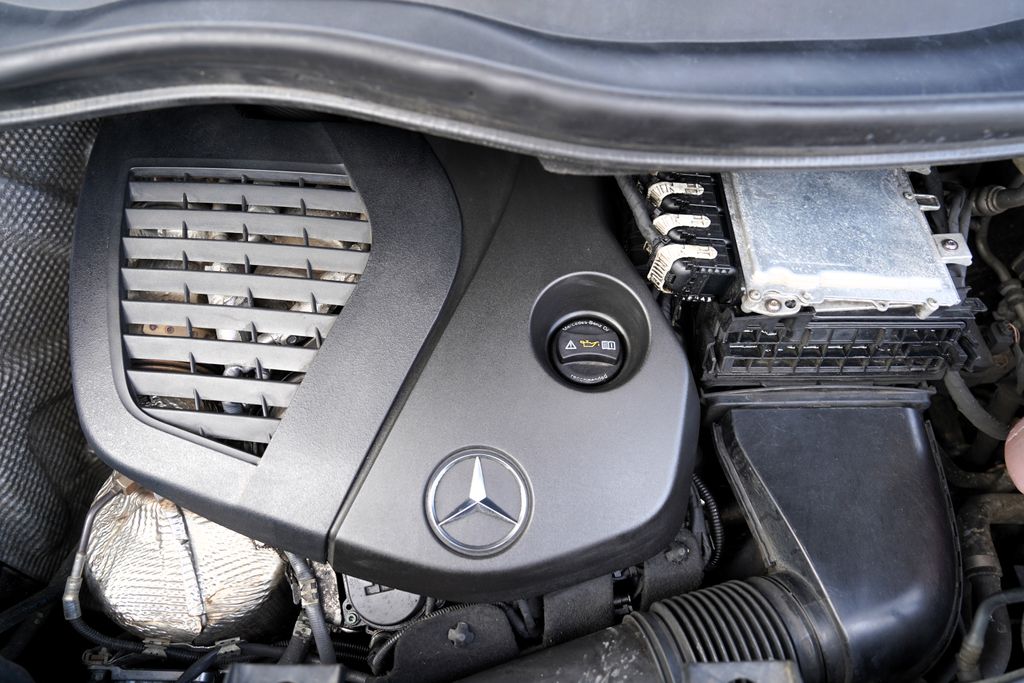 mercedes-benz-tridy-v-v300d-xl-burm-cr-8-mist-176-kw - 9