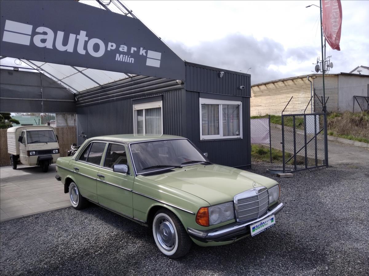 Mercedes-Benz 200 2,0   200 D 123