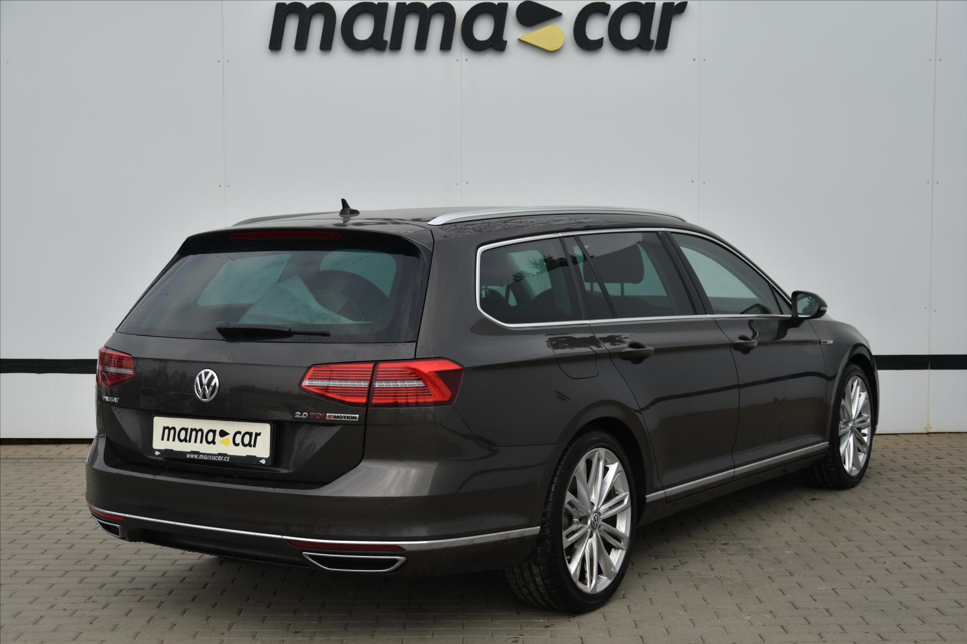 volkswagen-passat-2-0tdi-176kw-dsg-4mot-highline - 1
