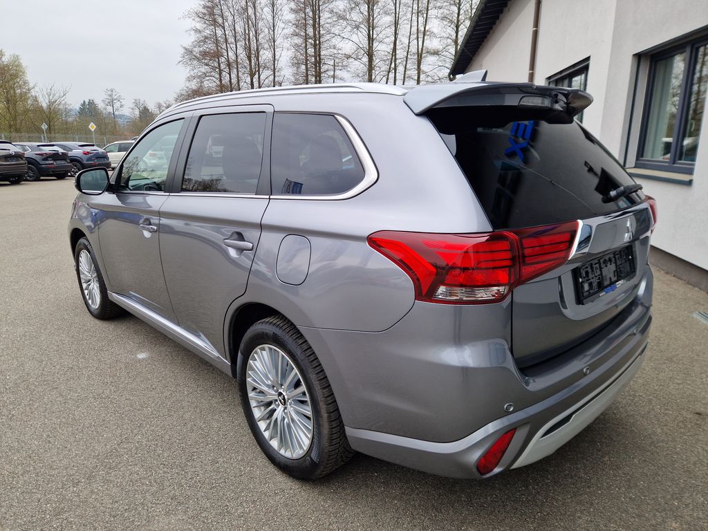 mitsubishi-outlander-2-4-phev-4x4 - 2