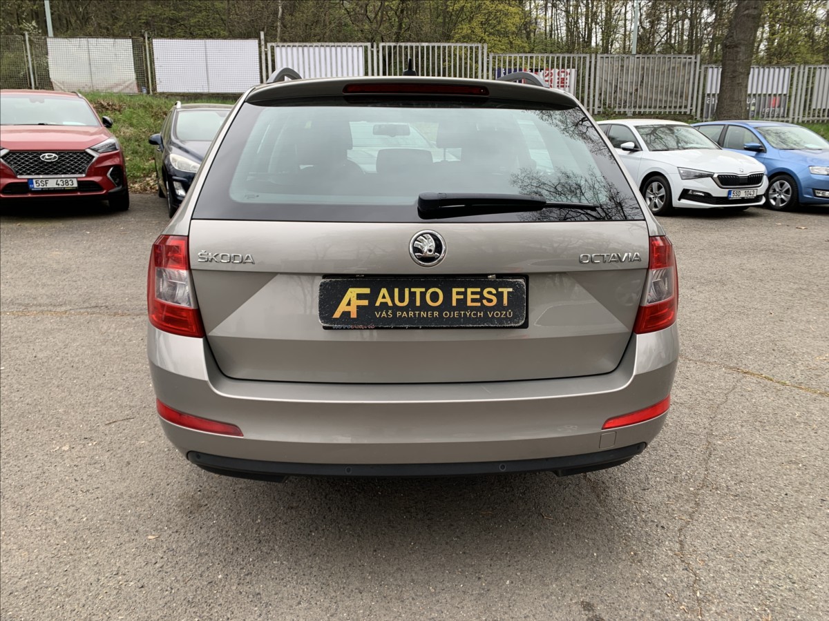 skoda-octavia-1-6-tdi-81kw-ambiente-cr - 5