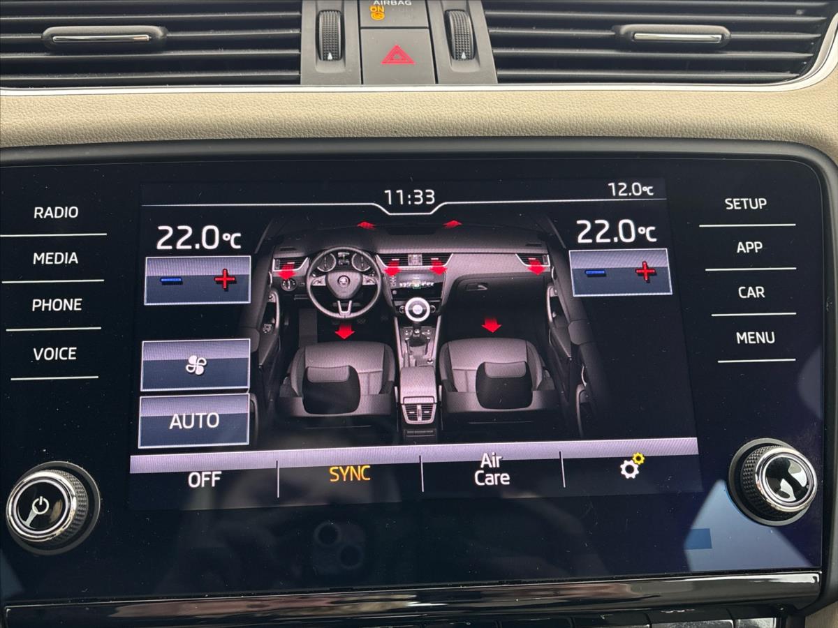 skoda-octavia-2-0-2-0tdi-style-plus-7dsg - 6