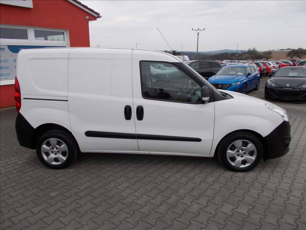 opel-combo-1-6-cdti-cr-dph-klima-pekne - 8