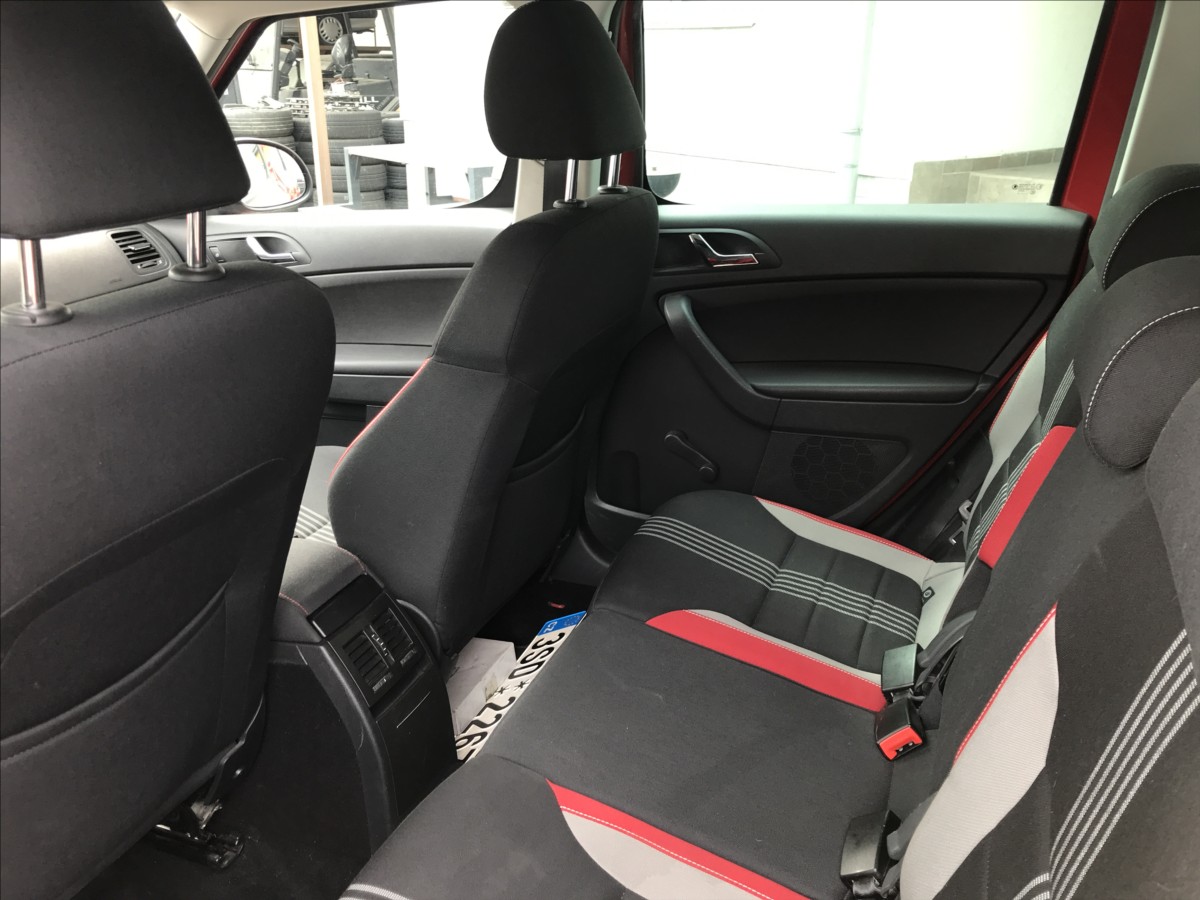 skoda-yeti-1-4-tsi-4x2-monte-carlo - 8