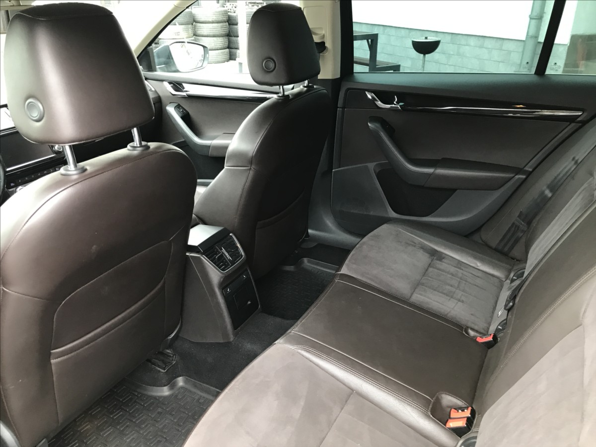 skoda-octavia-2-0-tdi-dsg-4x4-laurinklement - 7
