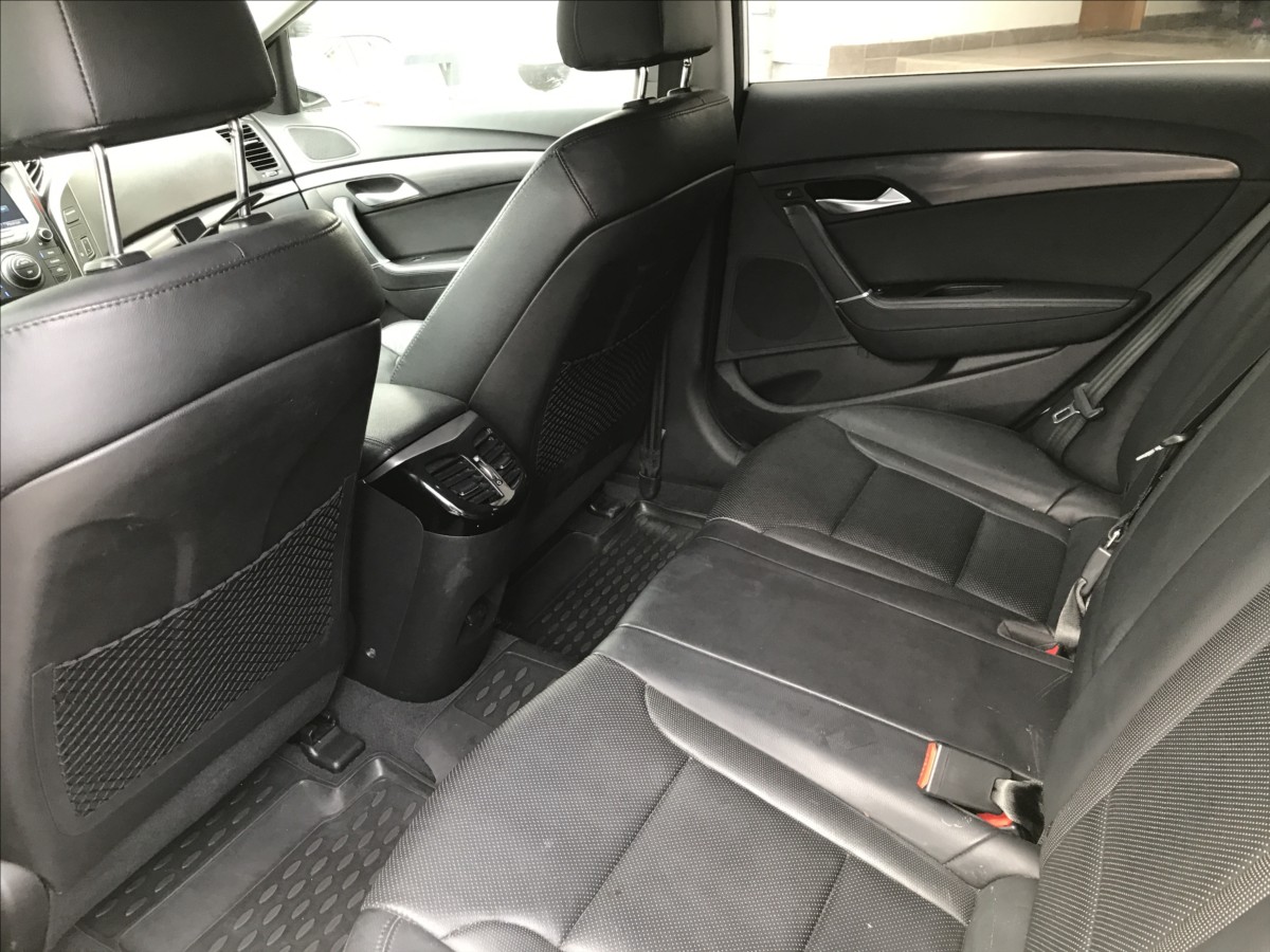 hyundai-i40-1-7-crdi-100kw-combi - 8