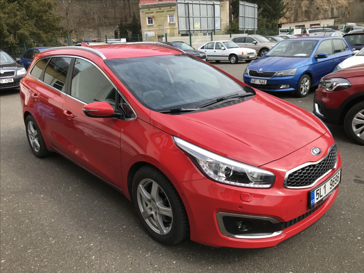 kia-ceed-1-6-99kw-automat-max-vybava - 2