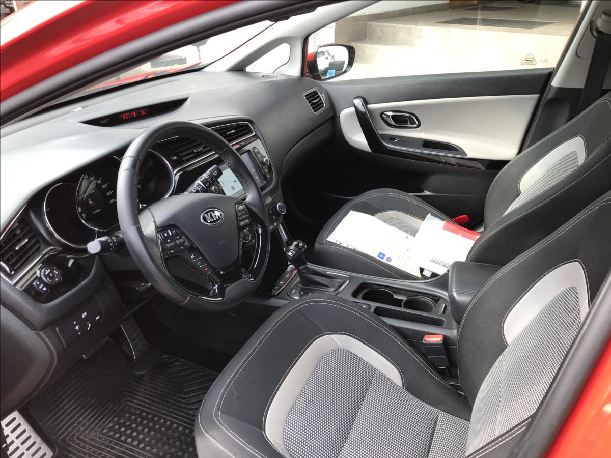 kia-ceed-1-6-99kw-automat-max-vybava - 5