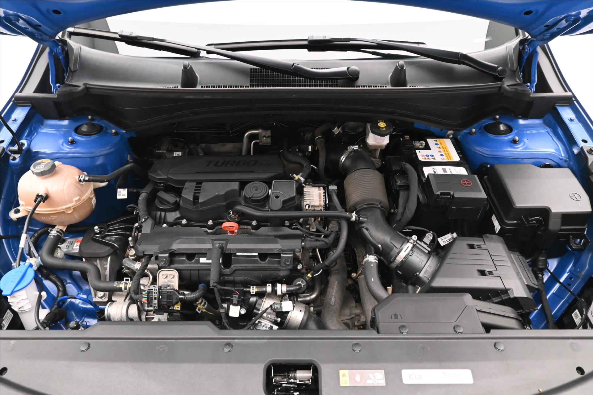 kia-sportage-1-6-t-gdi-110-kw-zaruka-az-5-let - 8