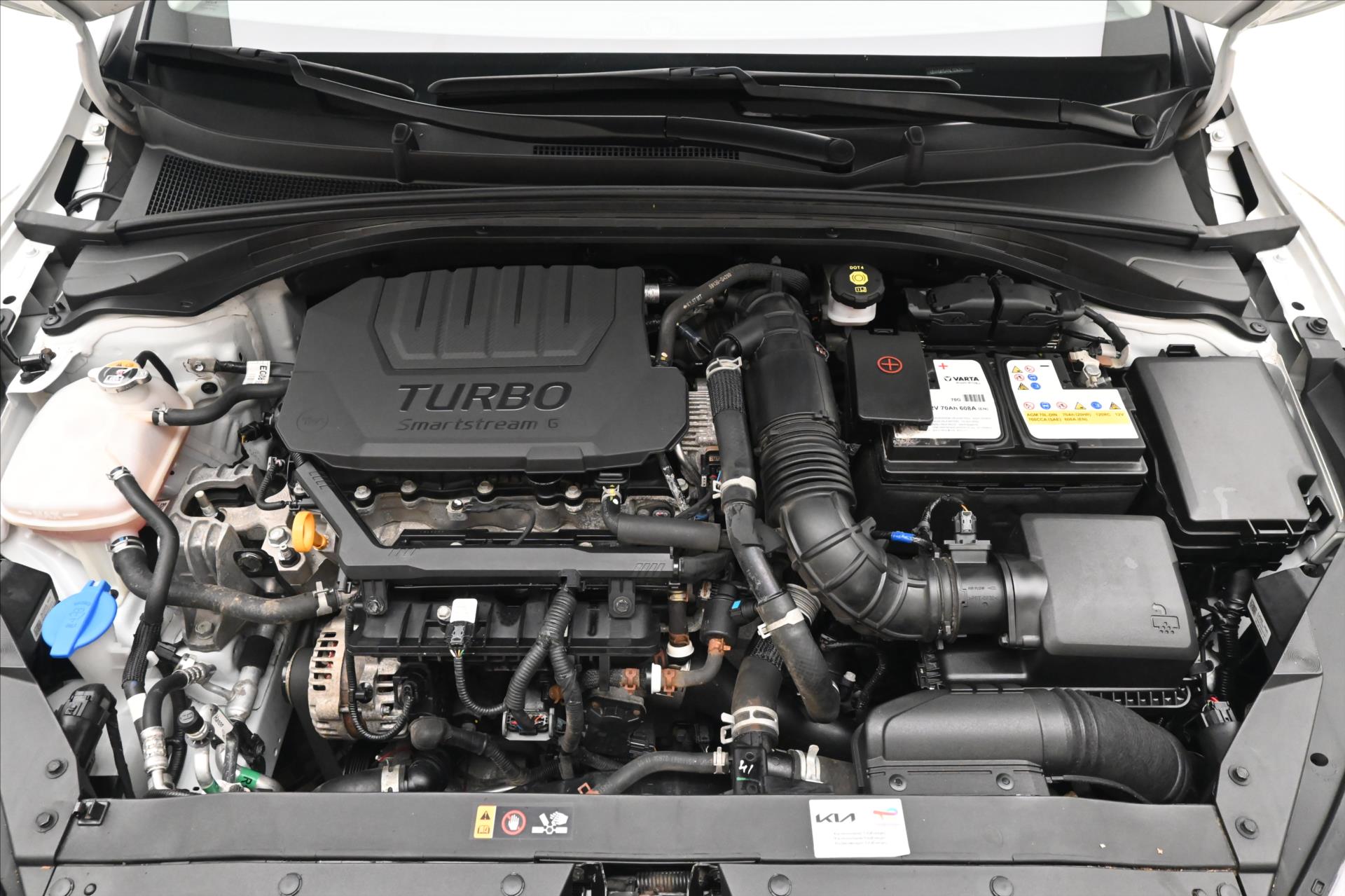 kia-ceed-1-5-t-gdi-117kw-sw-zaruka-az-5-let - 8