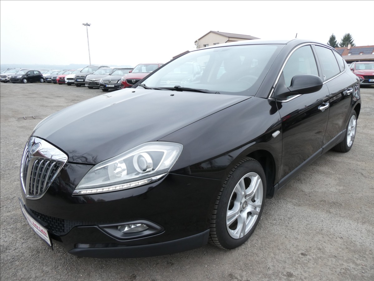 lancia-delta-1-4-t-88kw-serviska-2-majitel - 2