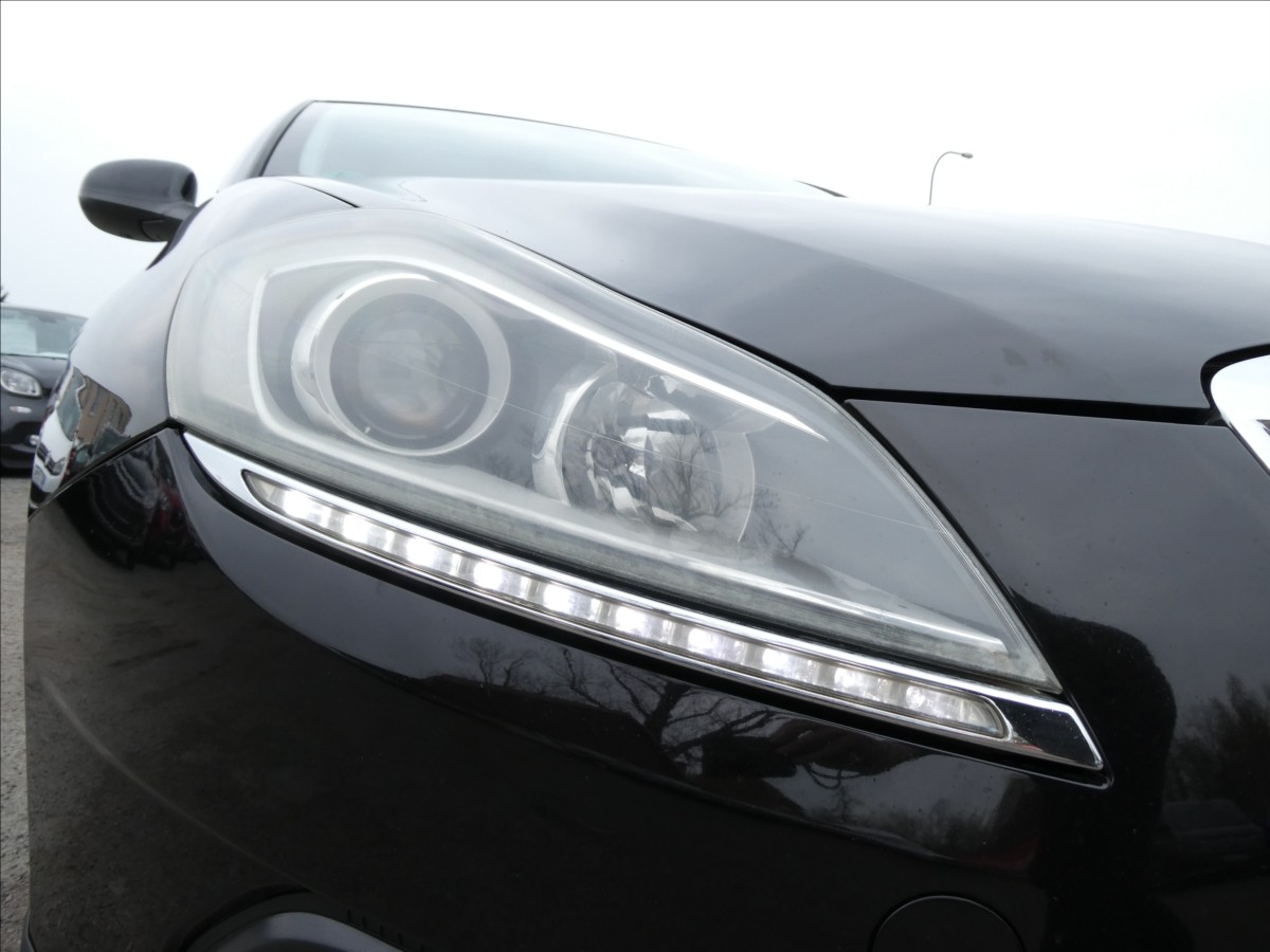 lancia-delta-1-4-t-88kw-serviska-2-majitel - 4