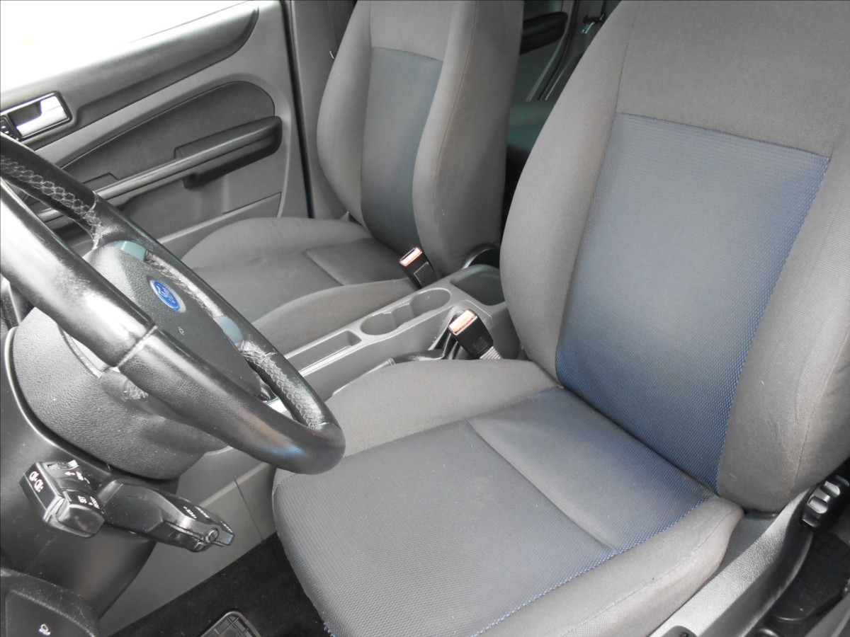 ford-focus-1-6-i-16v-74-kw-kombi - 7