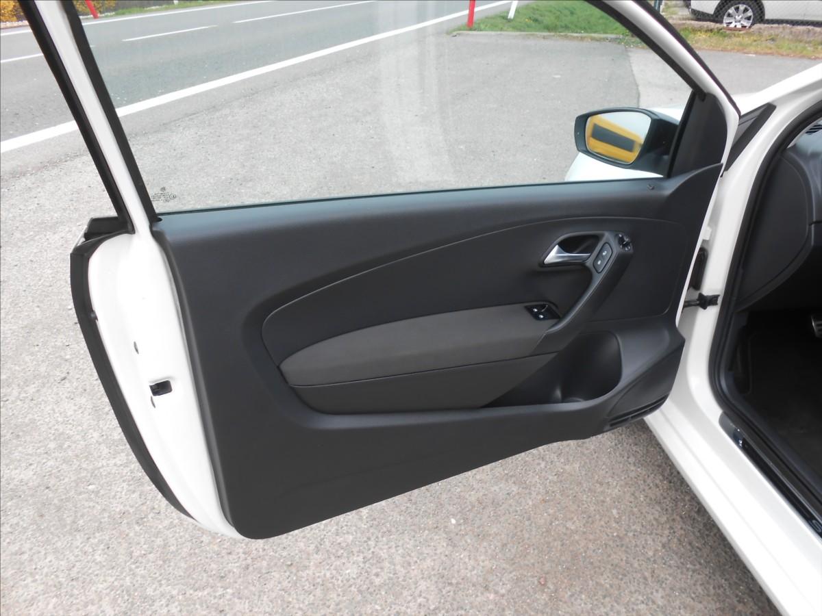 volkswagen-polo-1-2-tsi-77kw-dsg-serviskastyle - 9