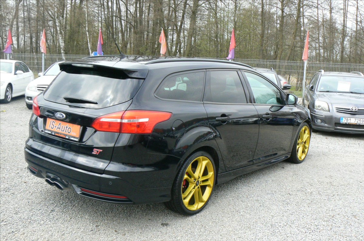 ford-focus-2-0-st-184-kw-44526-km - 3