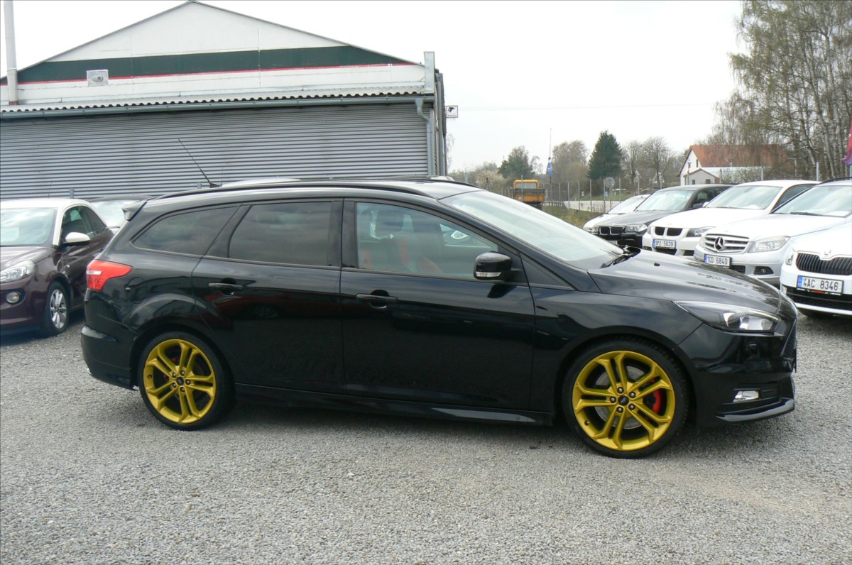 ford-focus-2-0-st-184-kw-44526-km - 7