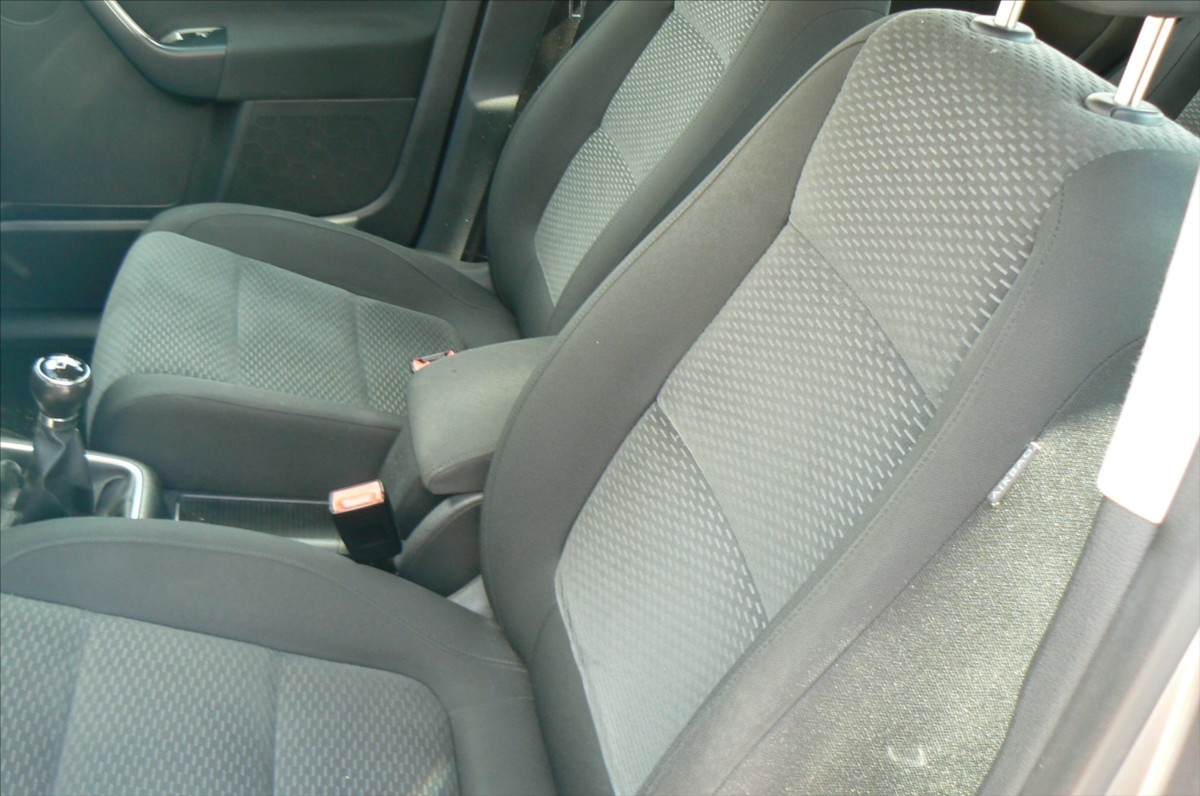 volkswagen-golf-plus-2-0-tdi - 9