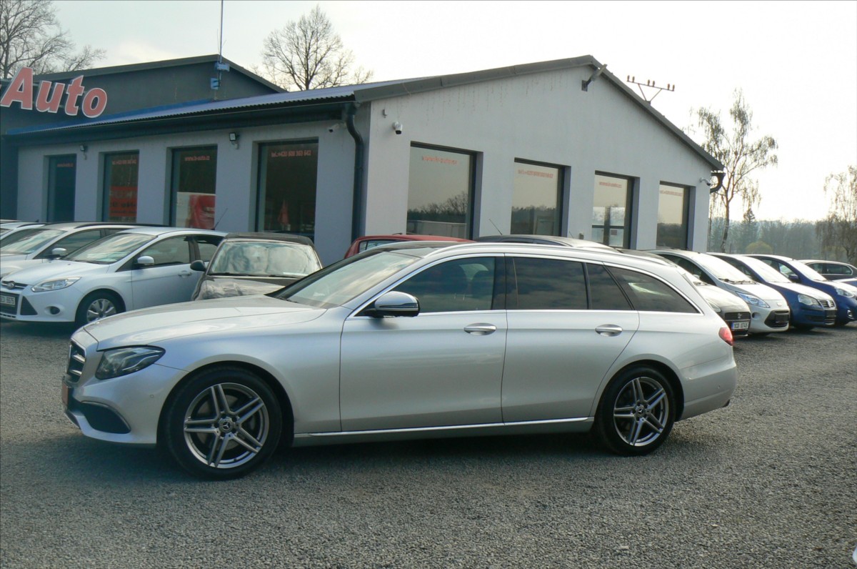 Mercedes-Benz Třídy E 2,0 220D COMBI 4x4 DPH