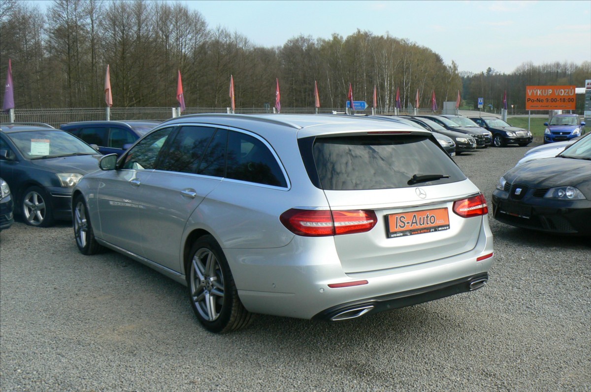 mercedes-benz-tridy-e-2-0-220d-combi-4x4-dph - 3