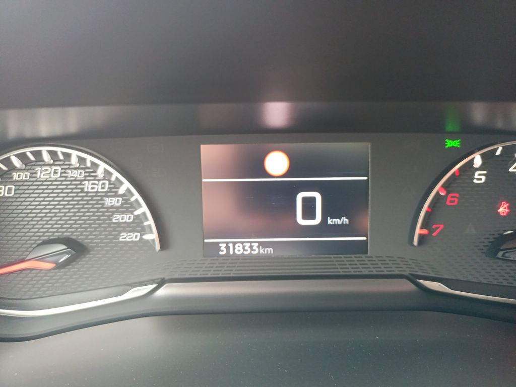 peugeot-2008-allure-1-2-pt-130k-man6 - 9