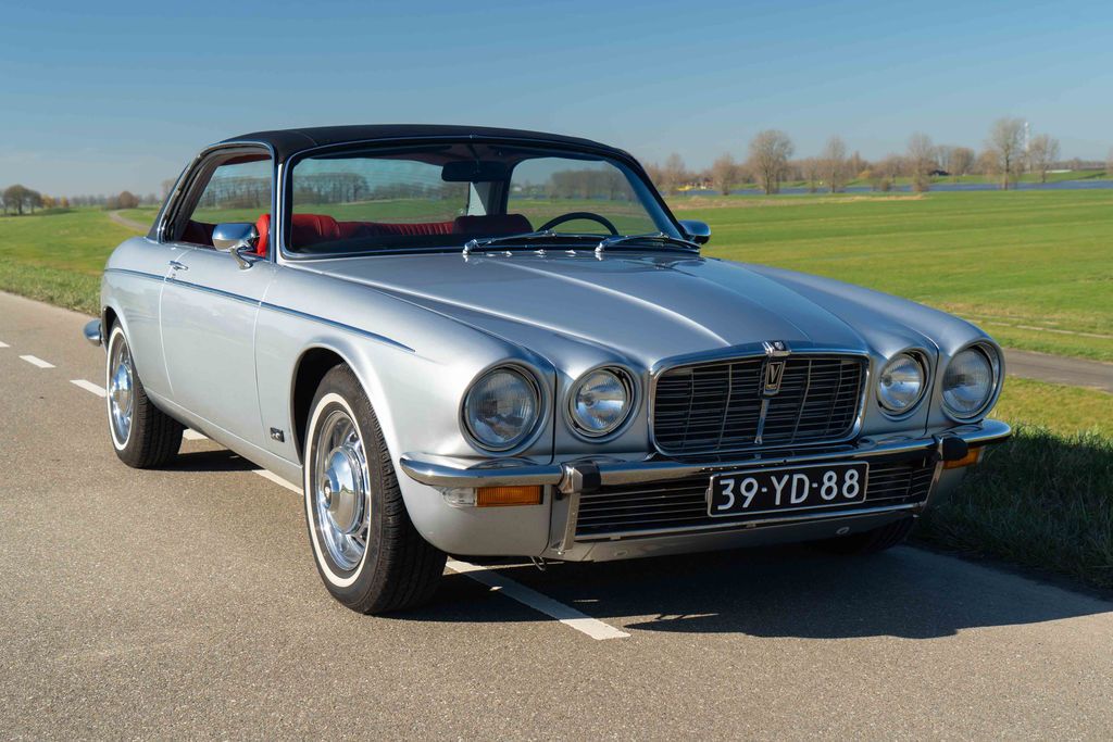 Jaguar XJ12(1972-1992) 