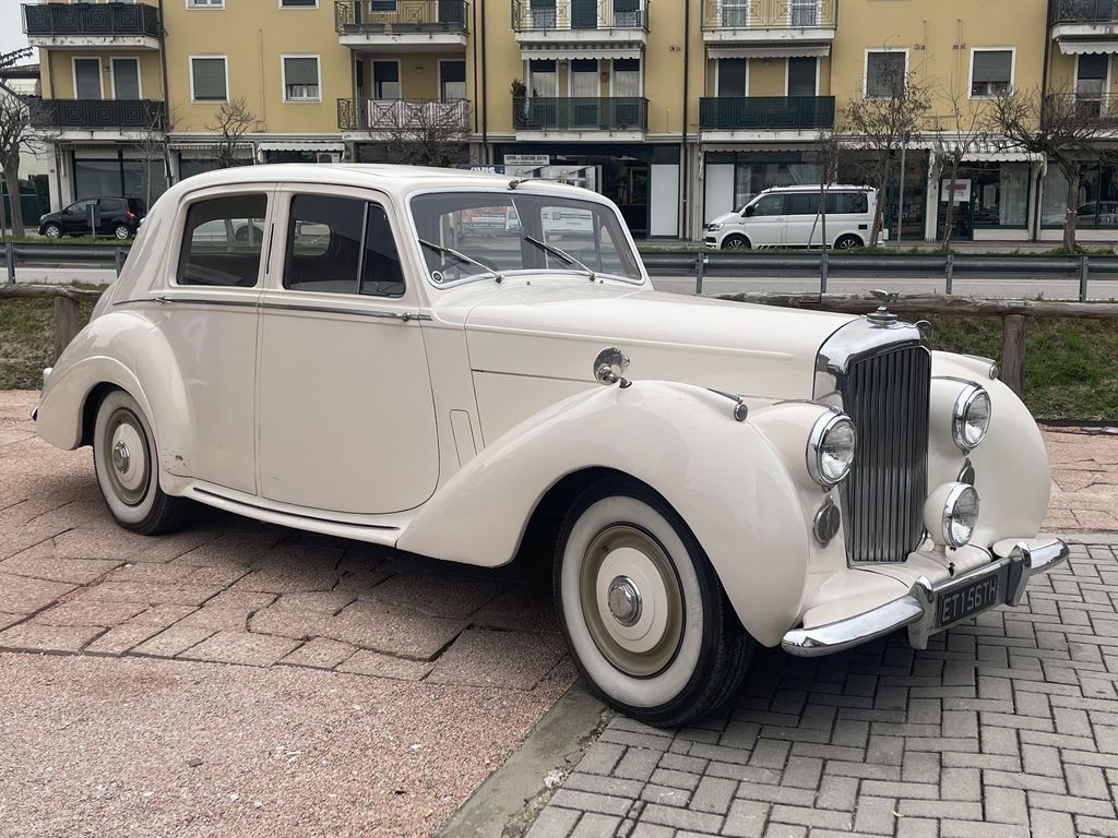 Bentley R-Type 