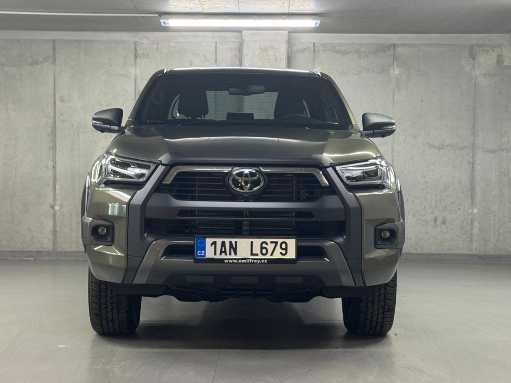 toyota-hilux-2-8d4-d-double-cab-invincible - 1