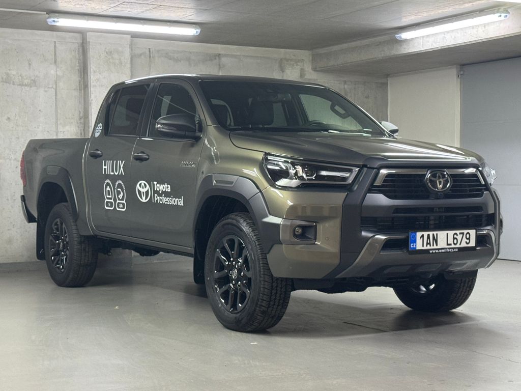 toyota-hilux-2-8d4-d-double-cab-invincible - 2