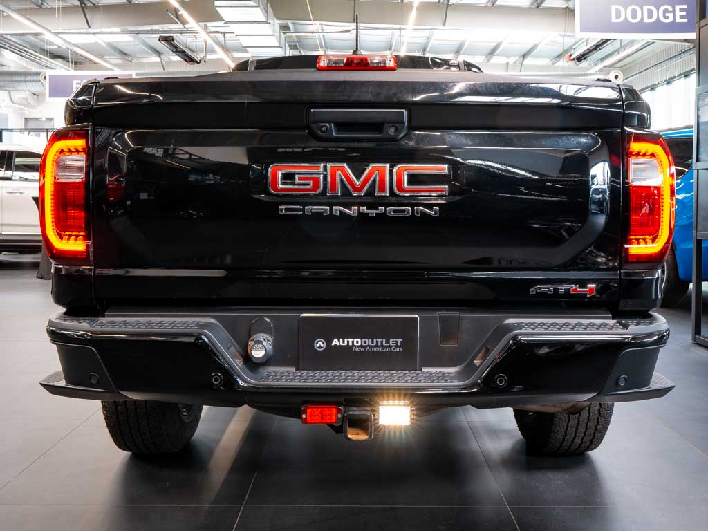 gmc-canyon-2-7-at4-premium-headup-2-lift - 4