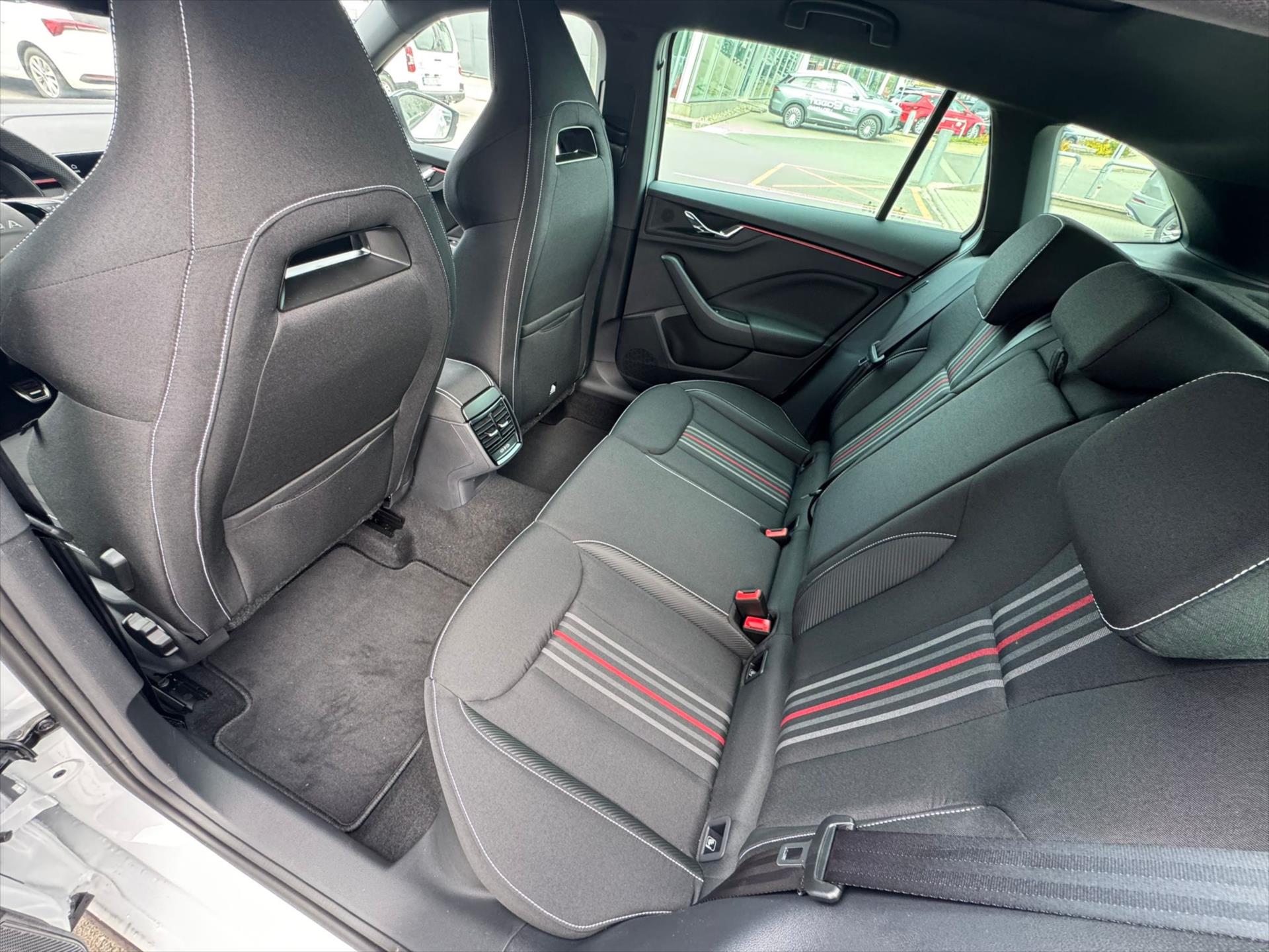 skoda-scala-1-0-tsi-85-kw-monte-carlo - 9