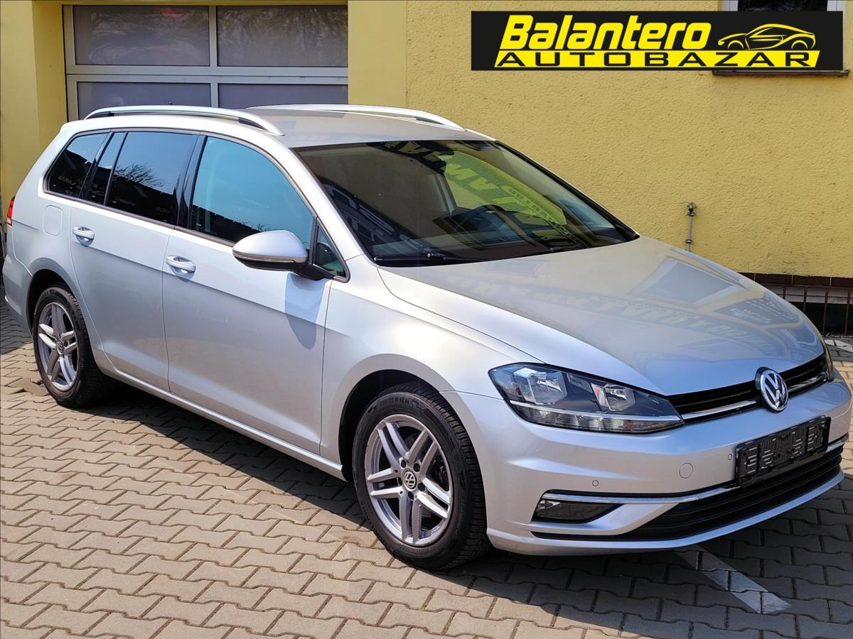 Volkswagen Golf 1,6 TDi DSG *CEBIA*
