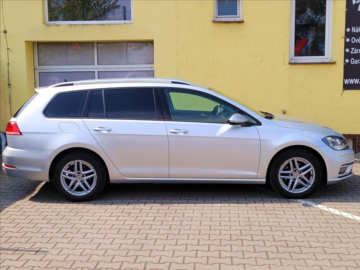 volkswagen-golf-1-6-tdi-dsg-cebia - 4