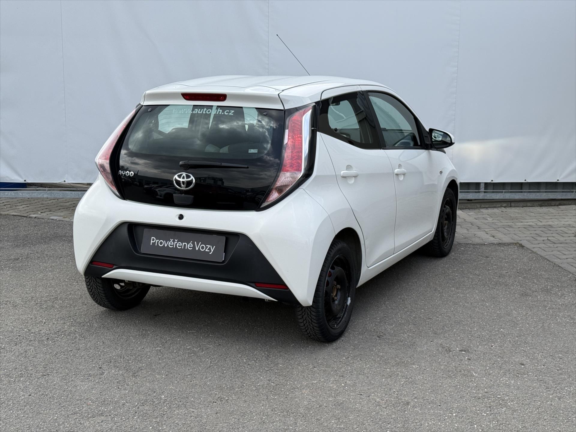 toyota-aygo-1-0-x-play - 4