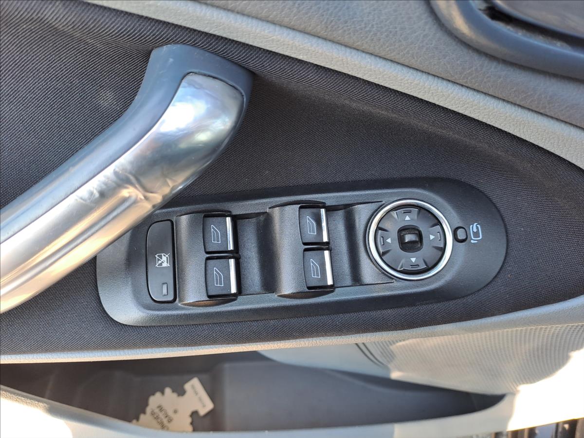 ford-galaxy-2-0-tdci-digiklima-7-mist - 9