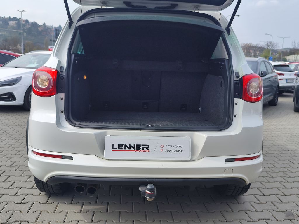 volkswagen-tiguan-2-0-tdi-125kw-r-line-4motion - 8