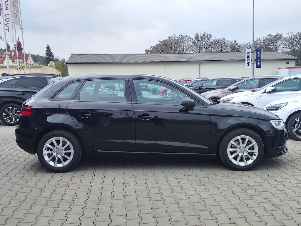 audi-a3-1-6-tdi-81kw-attraction - 3