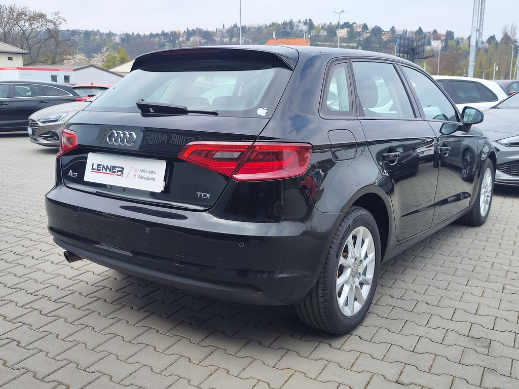 audi-a3-1-6-tdi-81kw-attraction - 4