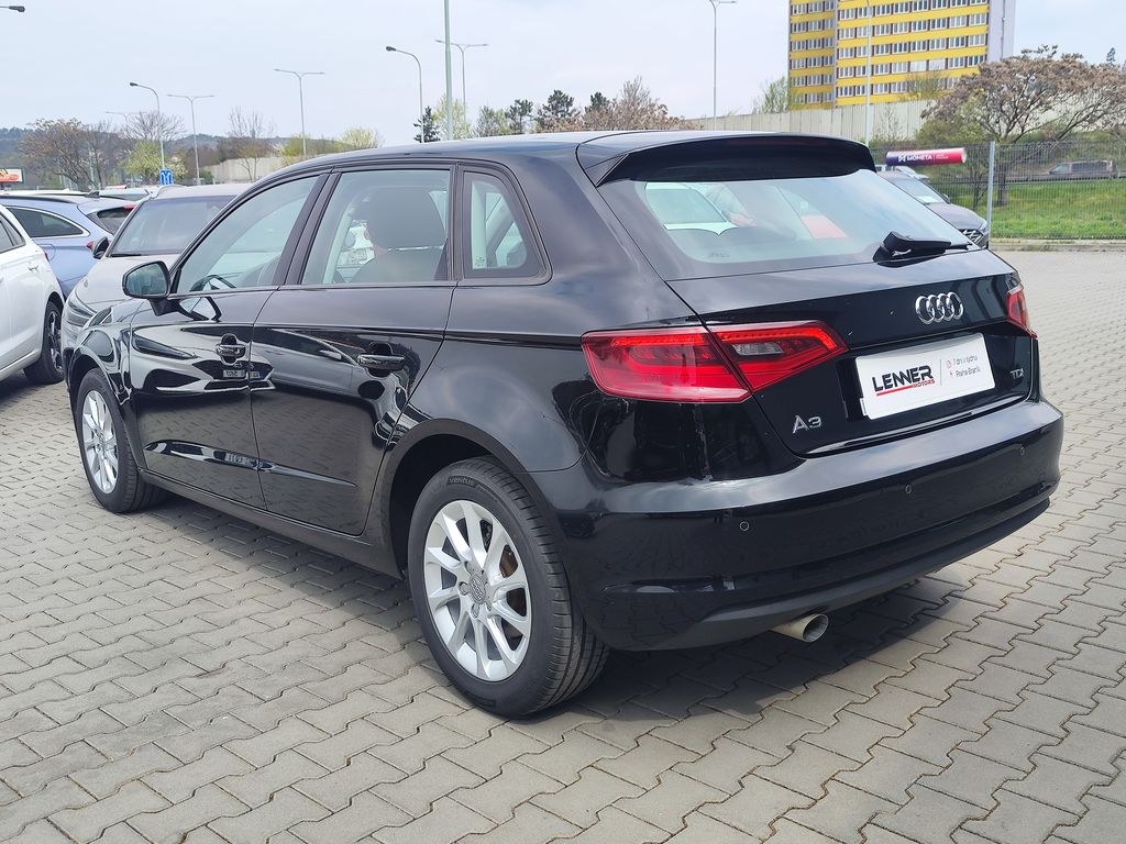 audi-a3-1-6-tdi-81kw-attraction - 6