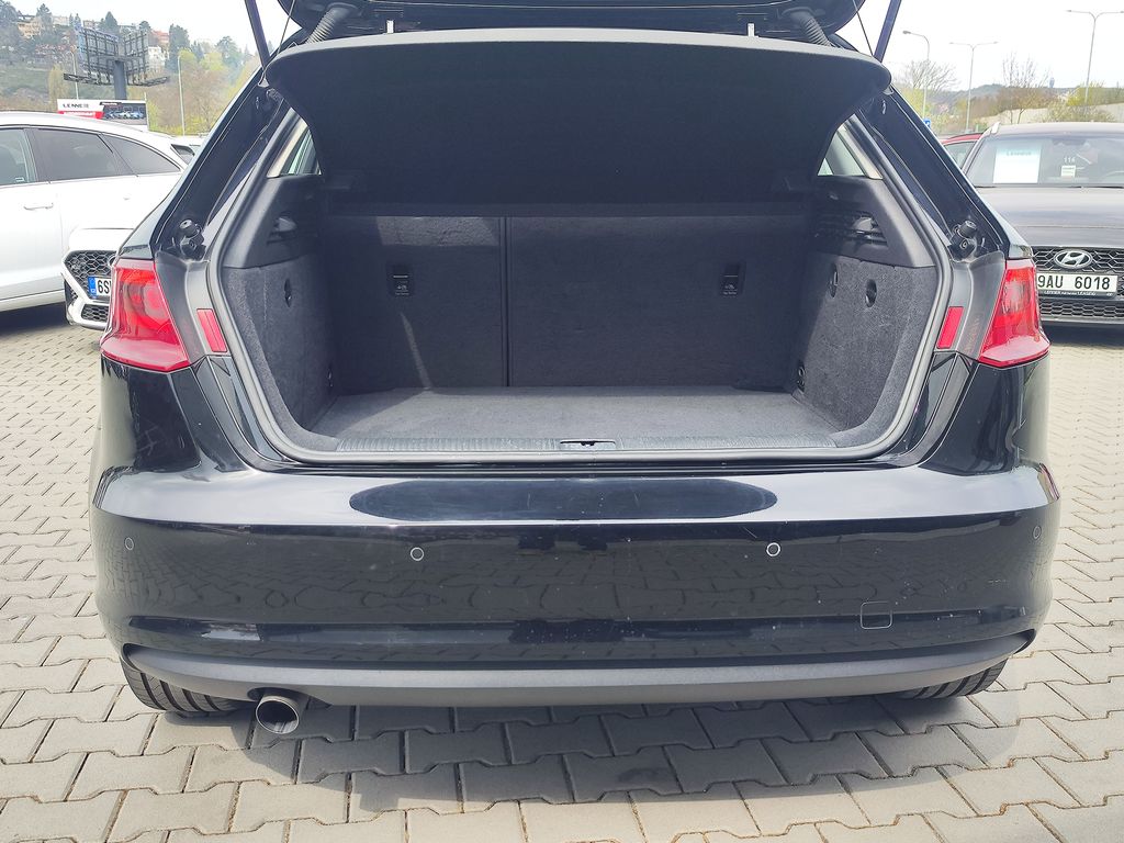 audi-a3-1-6-tdi-81kw-attraction - 8
