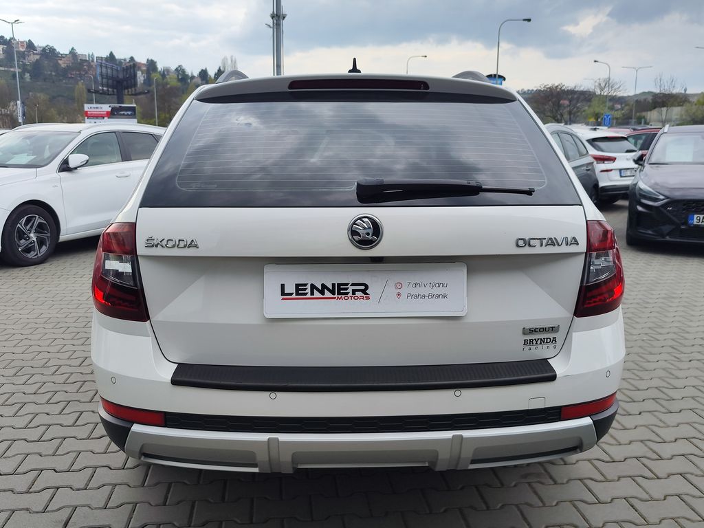 skoda-octavia-2-0-tdi-135kw-scout-4x4-dsg-cr - 5