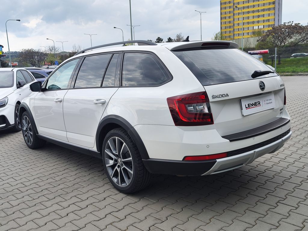 skoda-octavia-2-0-tdi-135kw-scout-4x4-dsg-cr - 6