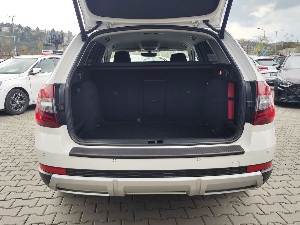 skoda-octavia-2-0-tdi-135kw-scout-4x4-dsg-cr - 8