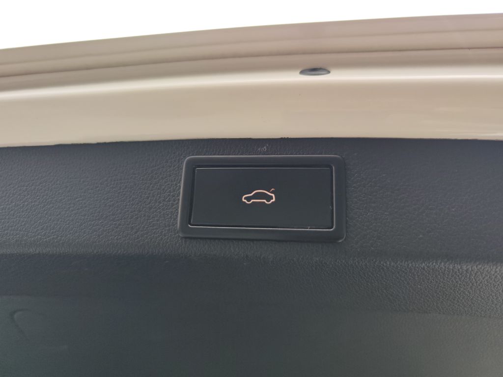 skoda-octavia-2-0-tdi-135kw-scout-4x4-dsg-cr - 9
